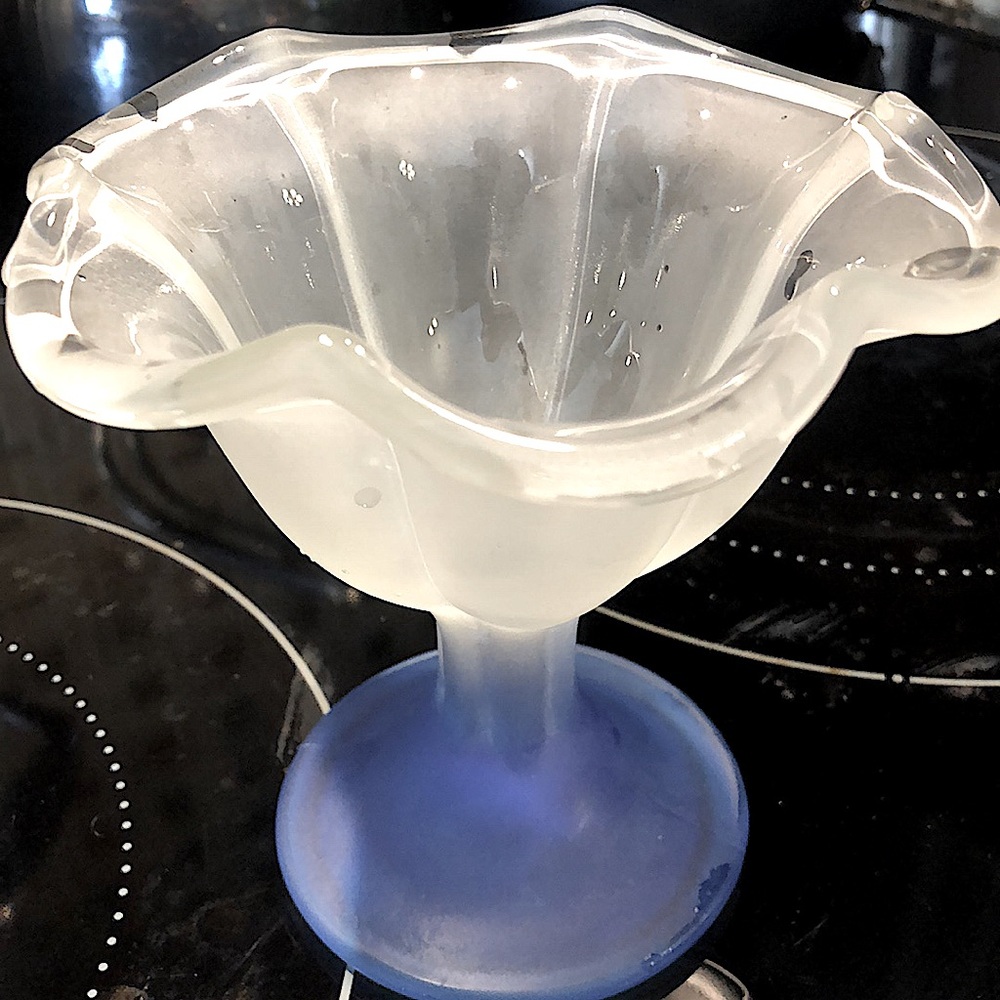 Set of 4 vintage Ice cream/ fruit goblets/ bowls